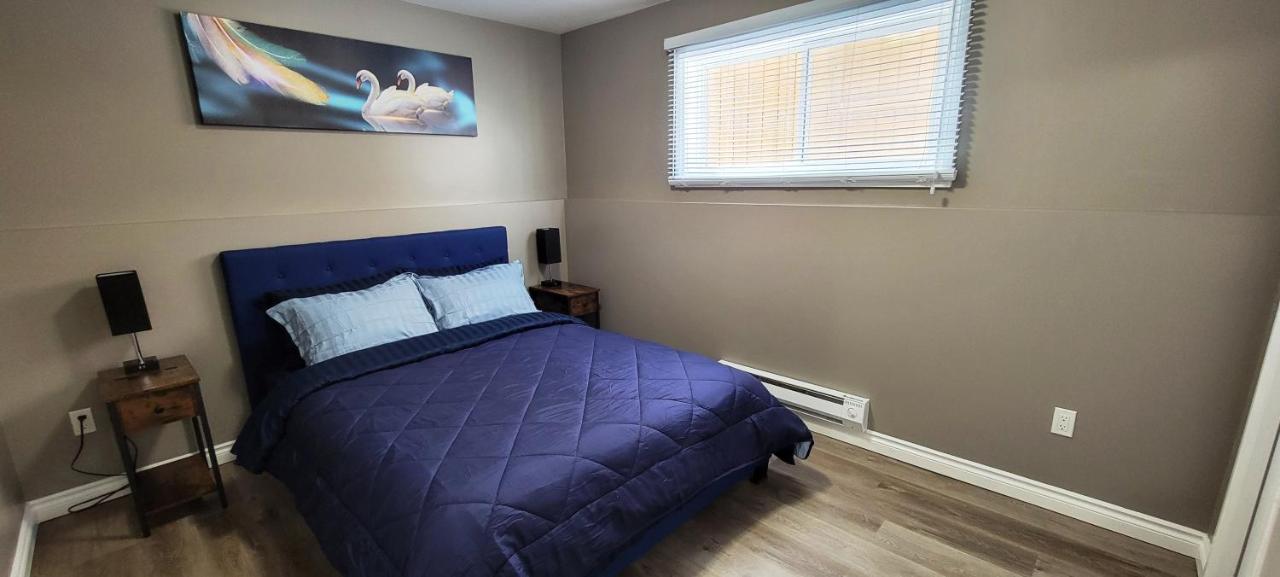 Blue Wave 2 Bedroom Suite Саскатун Екстер'єр фото