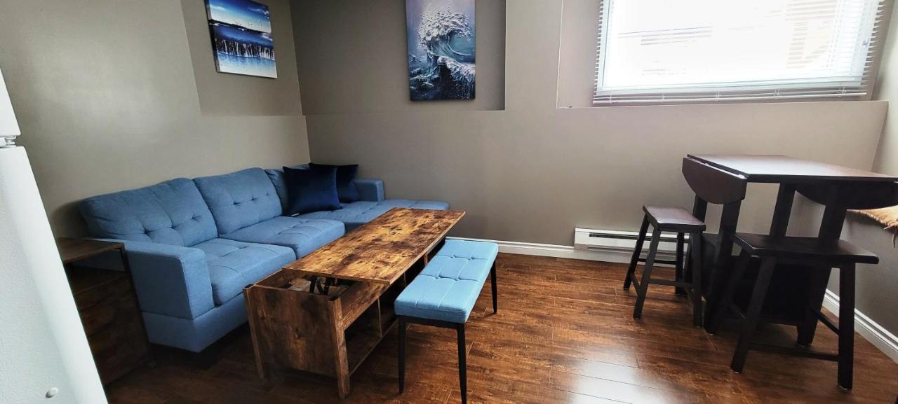 Blue Wave 2 Bedroom Suite Саскатун Екстер'єр фото