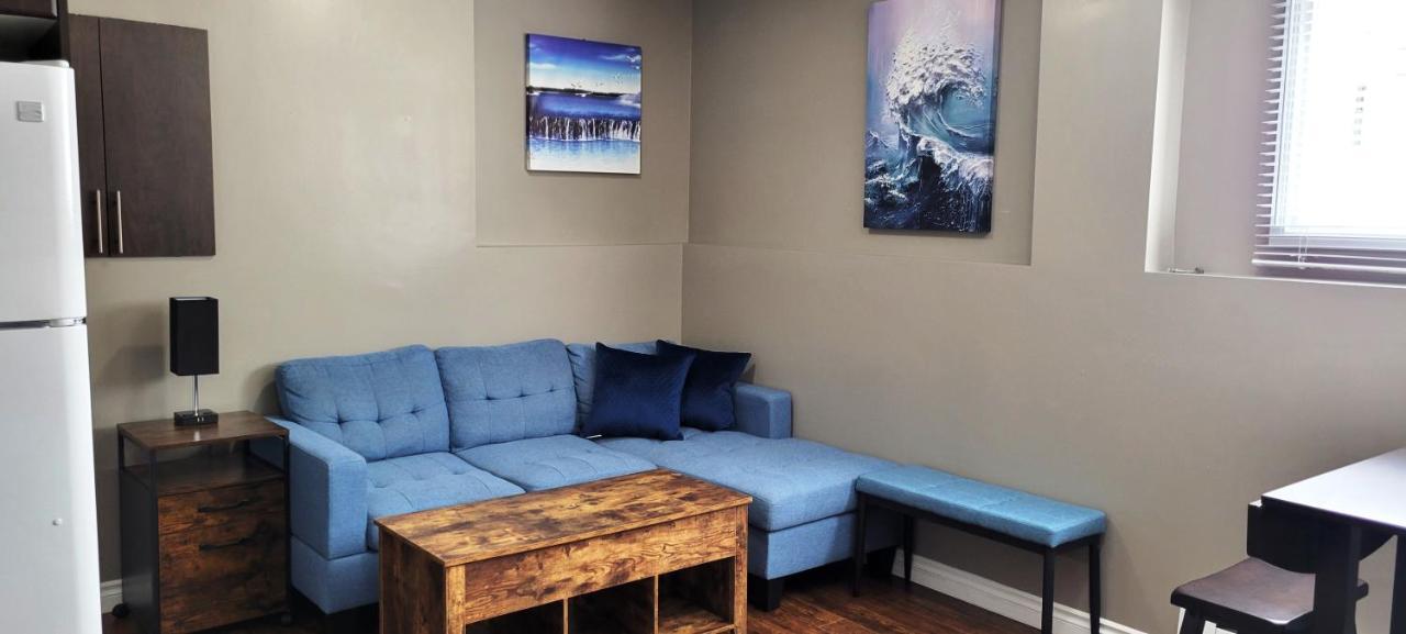 Blue Wave 2 Bedroom Suite Саскатун Екстер'єр фото