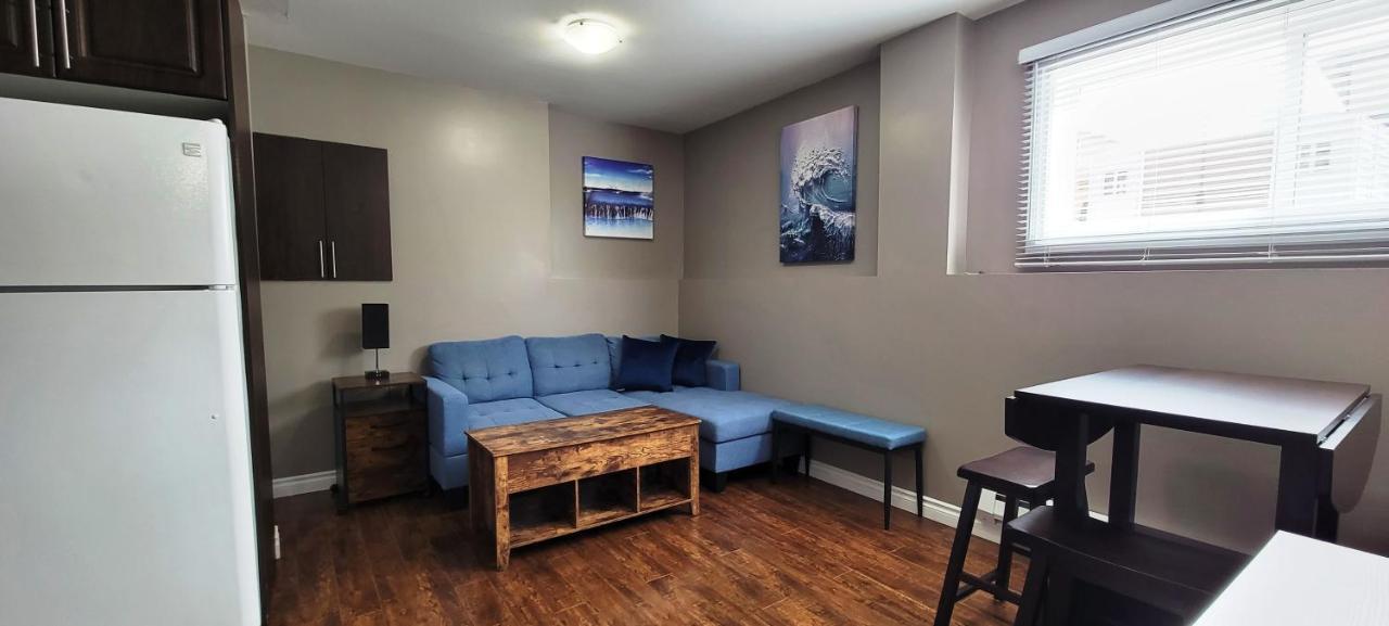Blue Wave 2 Bedroom Suite Саскатун Екстер'єр фото