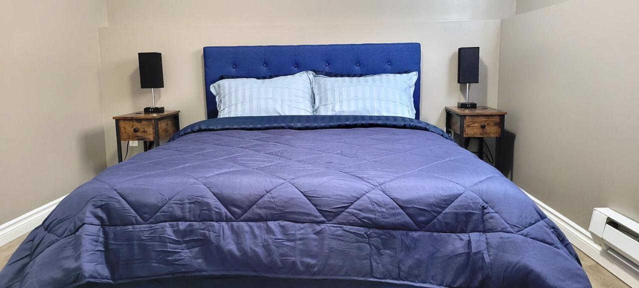 Blue Wave 2 Bedroom Suite Саскатун Екстер'єр фото